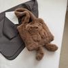 Осенне-зимняя пушистая сумка большой вместимости женская 2025 новая универсальная сумка-тоут на плечо для通勤 кроличья пушистая сумка