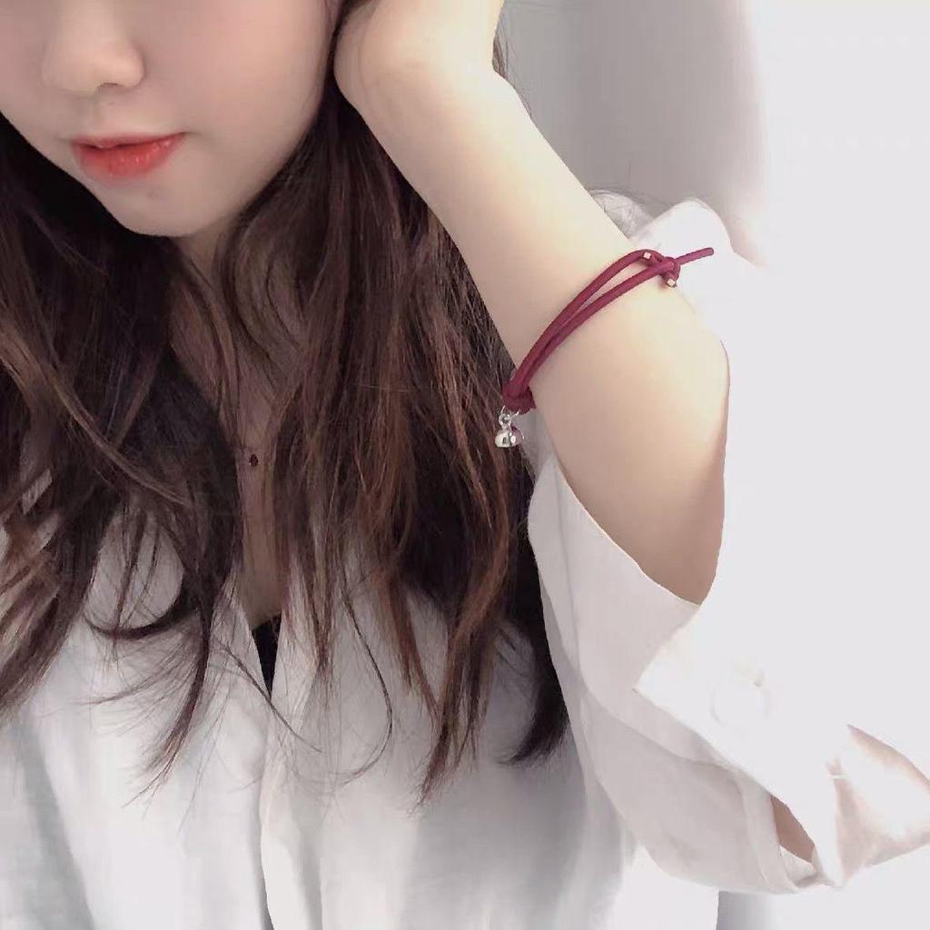 Набор браслетов для пары «Магнитное притяжение»: Плетеная резинка и красная веревка для подарков девушке/парню.