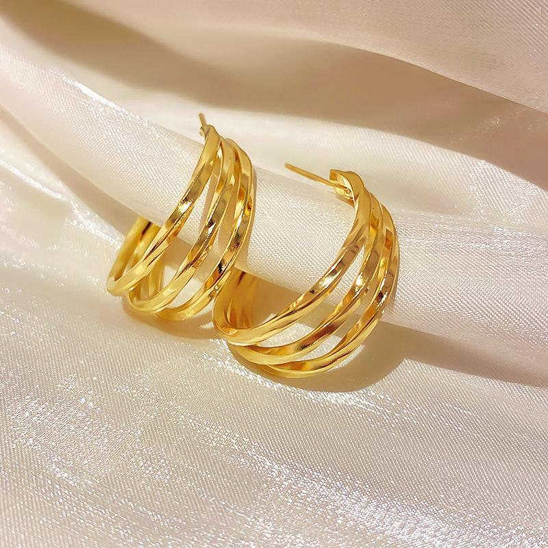 Серьги-кольца в корейском стиле с серебряной иглой Простые металлические серьги с дизайном от интернет-знаменитости Личностный темперамент Универсальные серьги