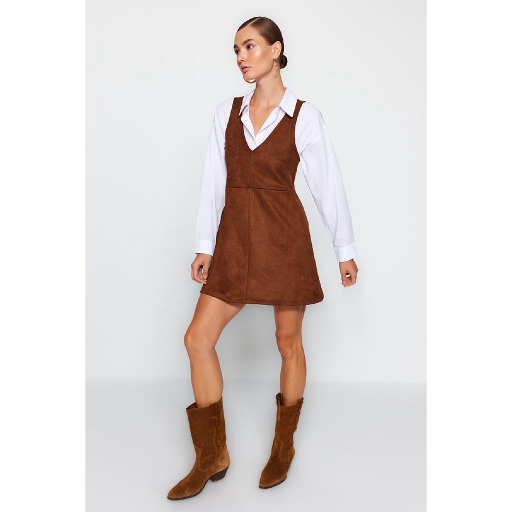 Коричневое замшевое мини-вязаное платье без рукавов с v-образным вырезом Twoaw24el00543