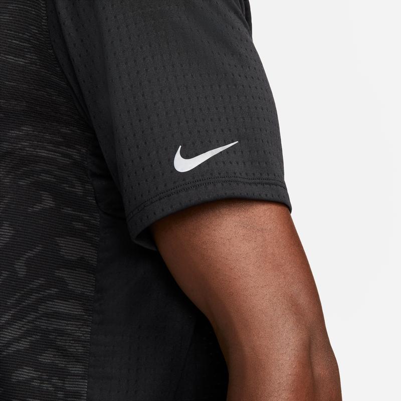 Nike Футболки Мужские Черные С Круглым Вырезом Умеренный Прямой Крой DM4770-010