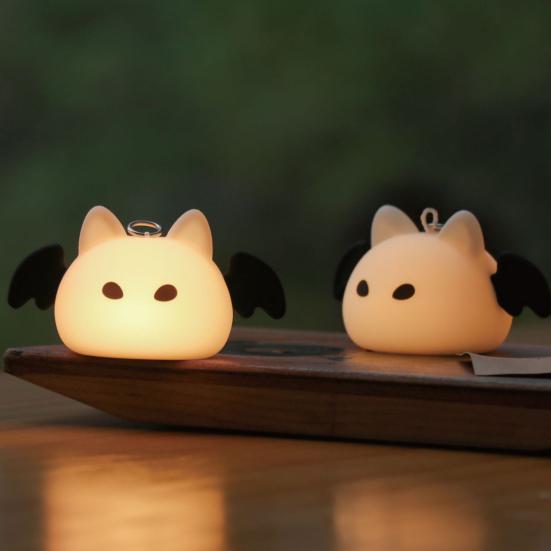 Bat-Shaped Night Light Keychain with 8 Color Modes Portable Rechargeable Silicone LED Lamp for Bag Halloween Decor Camping Hiking Bedroom Gift