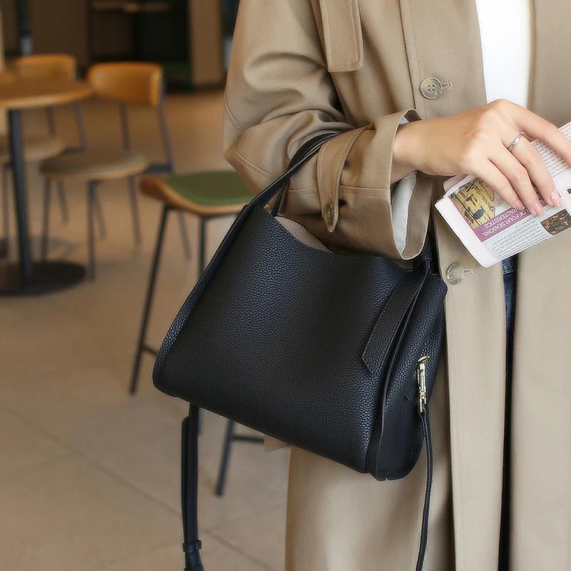 Genuine Leather Shoulder Bag for Women Feminine Luxury Fashion Designer Bags for Ladies Traveling Large Capacity Bucket Bags