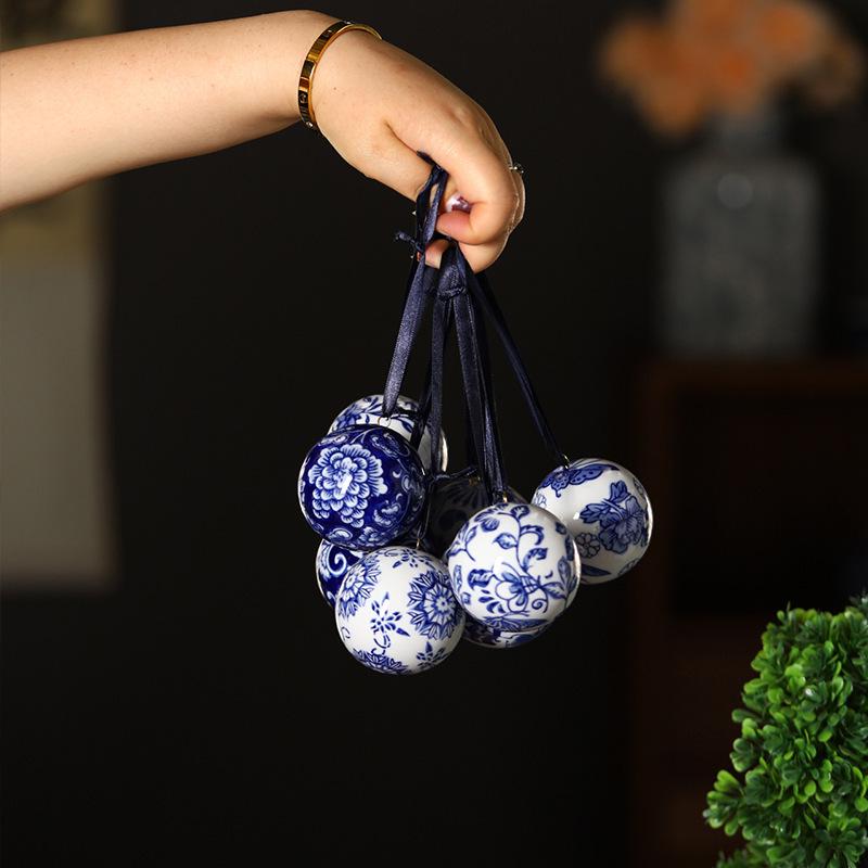 Сине-белый керамический шарик Jingdezhen - Подвеска для автомобиля и Рождественское украшение.