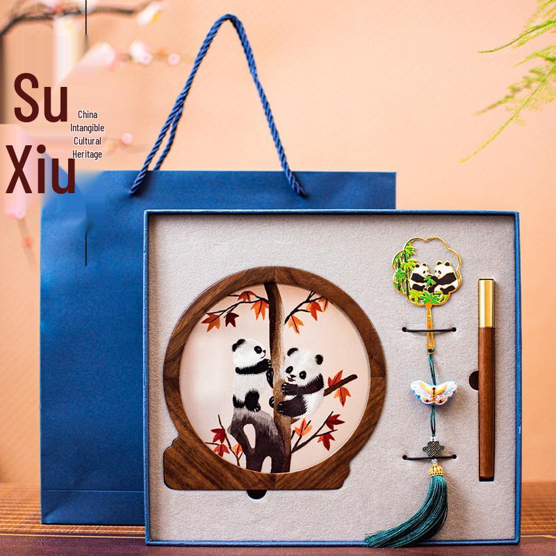 Китайский сувенир: Фигурка панды вышивка Сучжоу Подарок