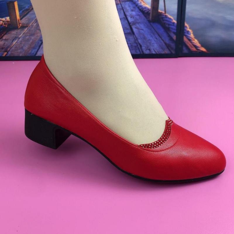 Мягкая подошва. Удобные рабочие туфли из мягкой кожи. Удобные сезонные женские нескользящие кожаные туфли на среднем каблуке на толстом каблуке.