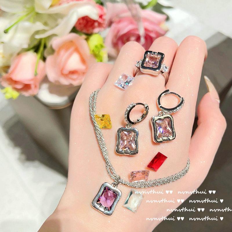 Small Treasure Box, Can Be Exchanged For 6 Kinds Of Colored Gemstone Necklace N + Kinds Of Wearing Methods, Plated With 18K Gold Square Diamonds