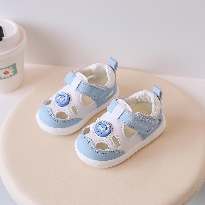 2024 Детские сандалии с мягкой подошвой: Нескользящие, закрытые, дышащие кожаные туфли для детей 1-3 лет (унисекс)
