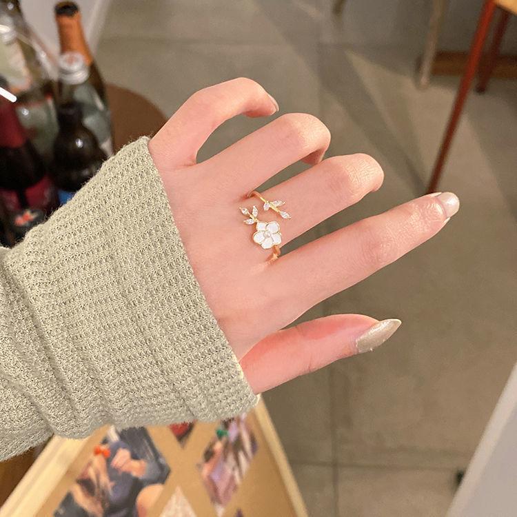 Кольцо с цветочным жемчугом на указательный палец, женский темперамент, камелия, новая мода, индивидуальность, высокий смысл, женское кольцо