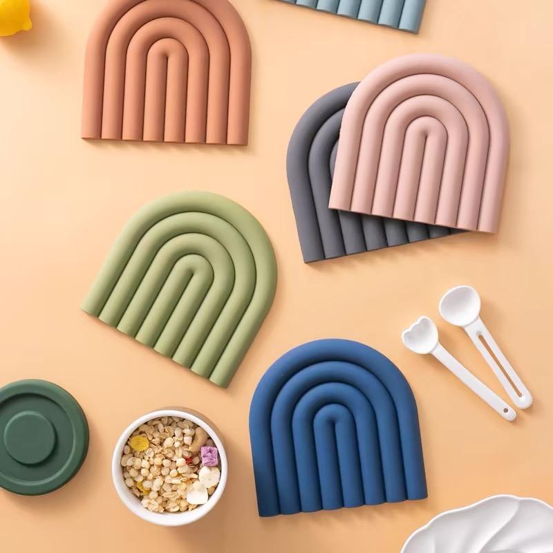 Радужный силиконовый коврик для стола Coaster Multifunctional Pot Holders For Kitchen Heat Resistant Pan Dispenser Placemat