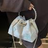 Spring and summer new personalized embroidery butterfly pleated portable bucket bag fashionable versatile sweet foreign style chain messenger bag