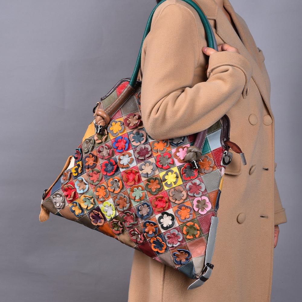 Женская сумка-тоут из натуральной коровьей кожи с большим объемом и цветами. Сумка через плечо на одно плечо