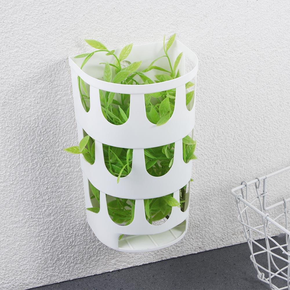 Manger Food Dispenser Hanging Plastic Grass Holder Rabbit Hay Feeder Grass Container Feeding Rack