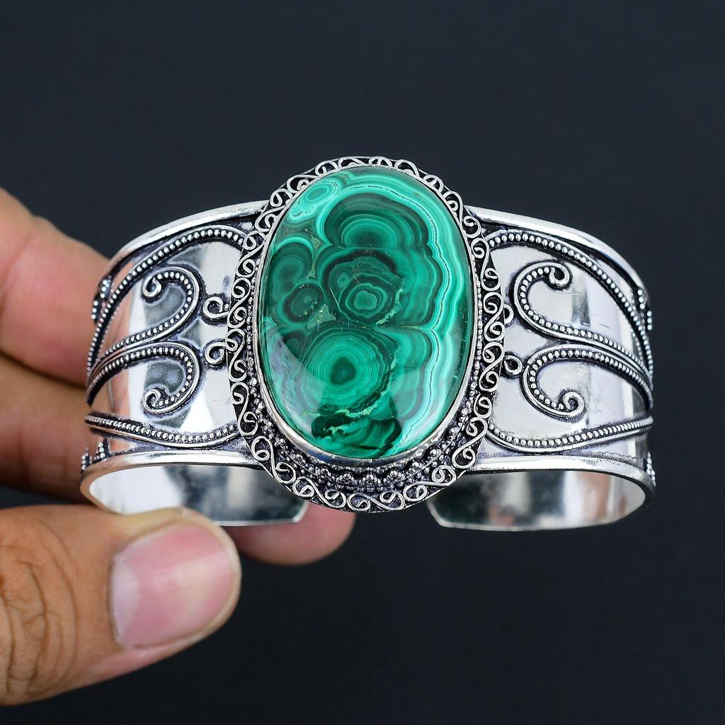 Браслет с натуральным овальным малахитом | Серебро 925 пробы | Регулируемый браслет-манжета | Серебряный браслет ручной работы для женщин и девушек