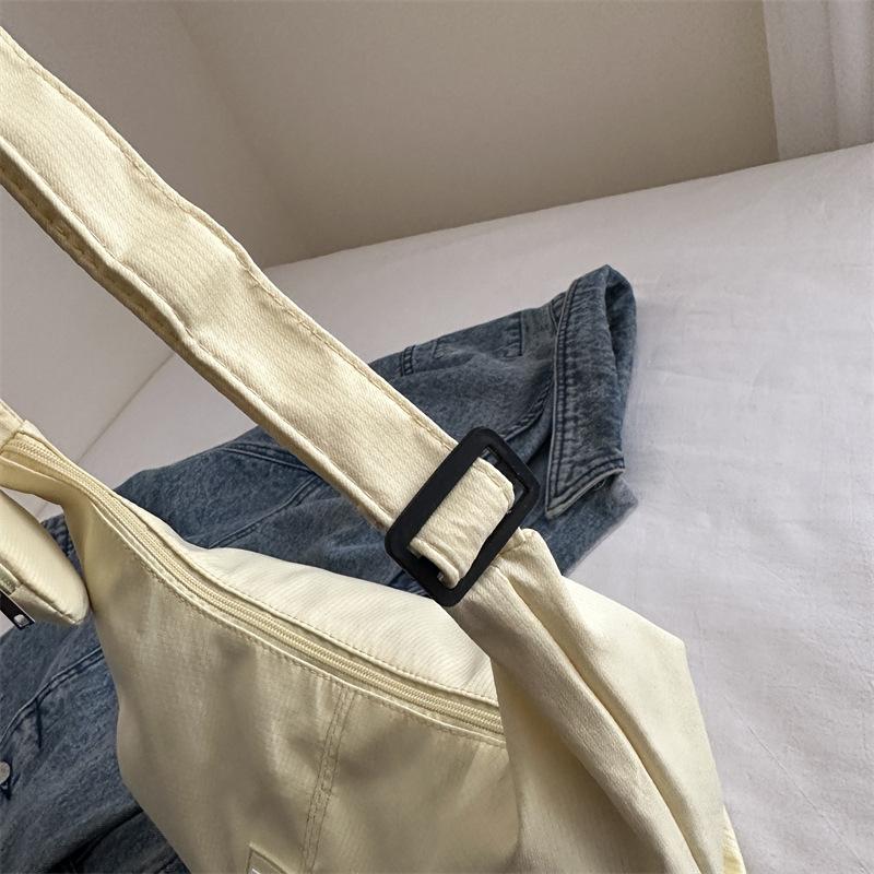 Korean Ins Large Capacity Shoulder Bag Women's Simple and Versatile Dumpling Bag Girl Student Commuting Crossbody Bag