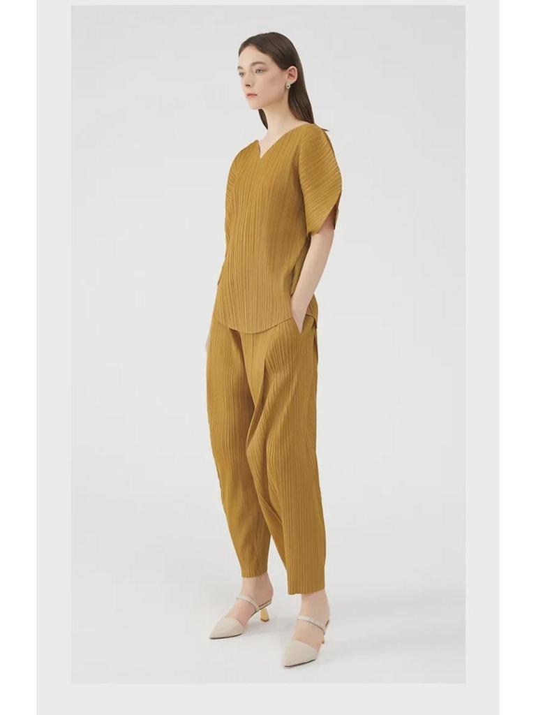 Женские однотонные узкие прямые брюки Miyake из драпировки - Новая коллекция Весна/Лето 2025