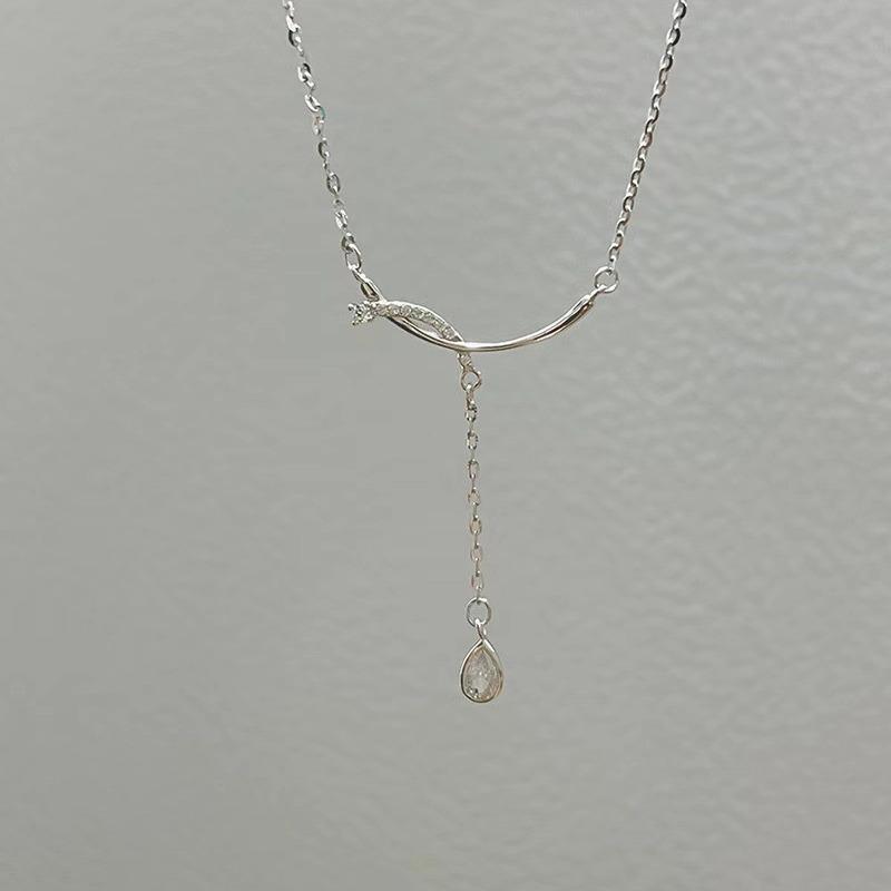 Curved Tassel Water Drop Necklace for Women's New Light Luxury Niche Design Simple