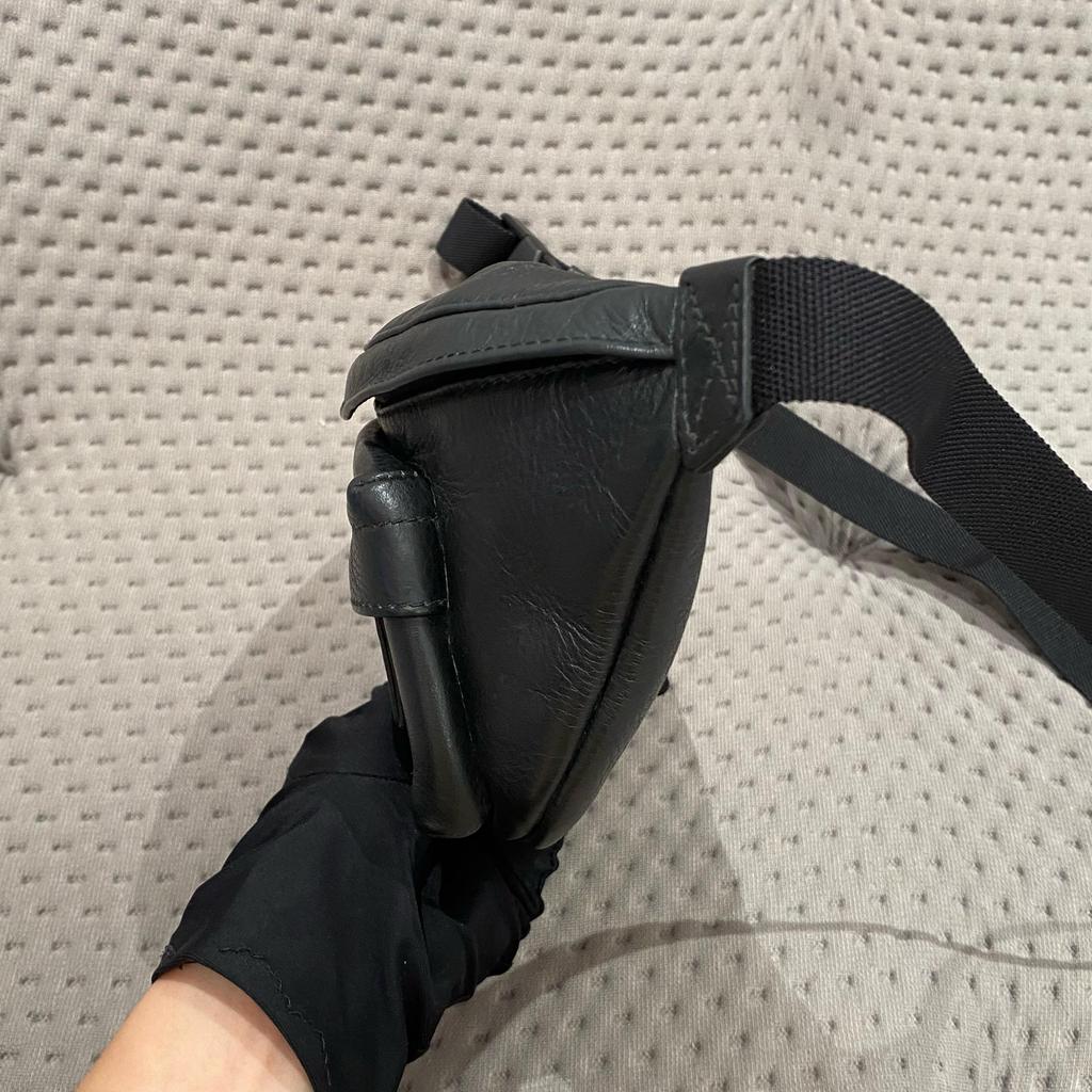 [Pre-Owned] Logo Minimalist Leather Waist Bag - Very Good #1AZKCJ9