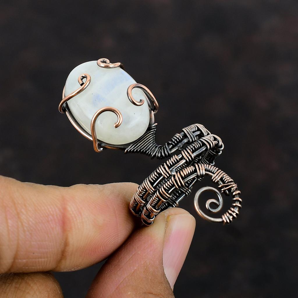 Кольцо с радужным лунным камнем Медная проволока Кольцо с драгоценным камнем Регулируемое кольцо Медные украшения ручной работы Дизайнерское кольцо для подарка Ювелирные изделия в проволочной упаковке