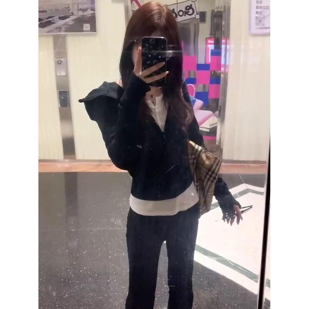 Spot Black Slim Fit Waist-Cinched Hooded Sweatshirt for Women, Autumn New Style, Slimming & Versatile Fall Wear.