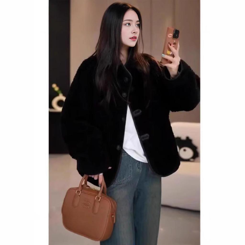 Reversible Women's Lamb Wool Coat - 2024 Winter Collection: Loose, Thick, Petite Fit, Warm and Cozy.