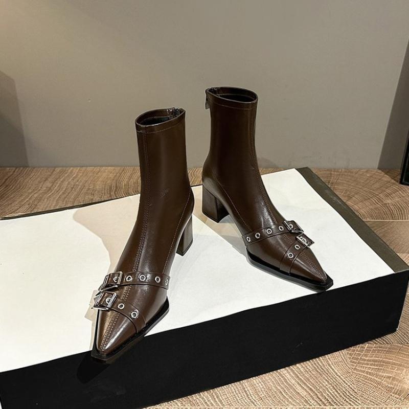 New Autumn/winter Fashionable Elegant Trendy Short Boots with Pointed Toes Square Heels Comfortable Ladies Catwalk Fashion Boots