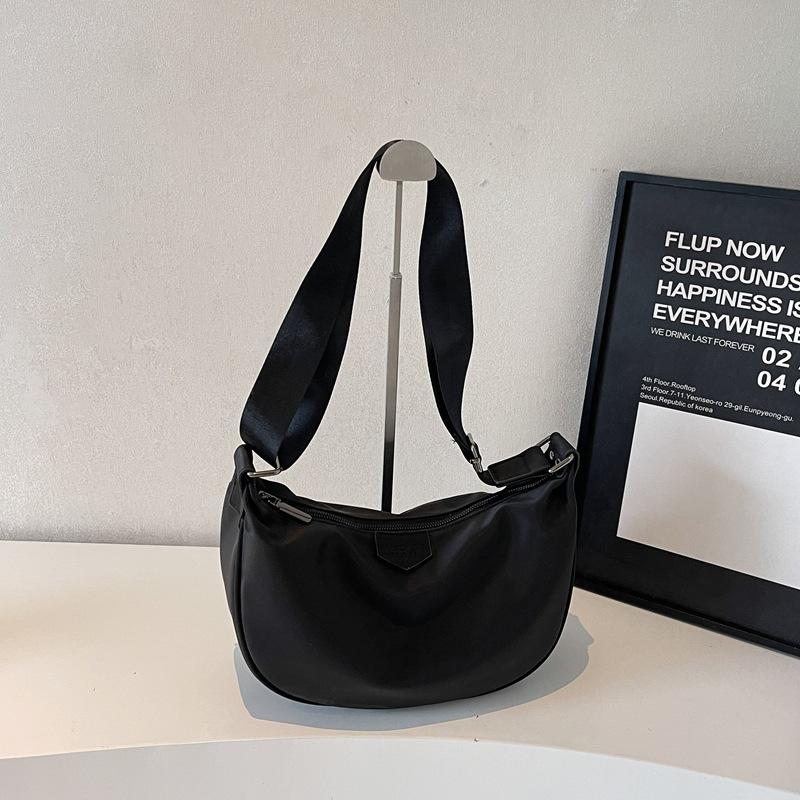 2025 fashion trend casual simple personality large capacity bag summer new women's niche shoulder messenger bag