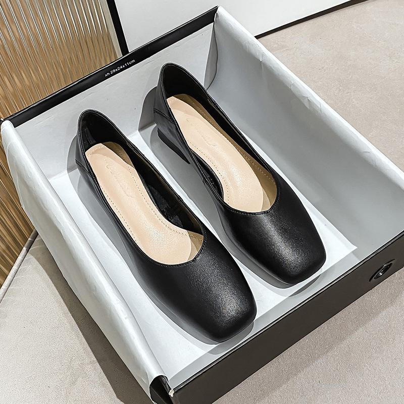 2024 Весна Туфли на толстом каблуке Небольшие рабочие туфли Мягкая кожа Большие женские туфли 41-43