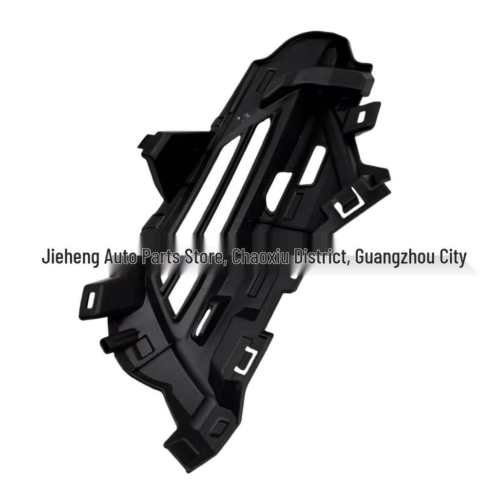 Накладка на противотуманную фару R для Volvo XC60 2022 (32234970)
