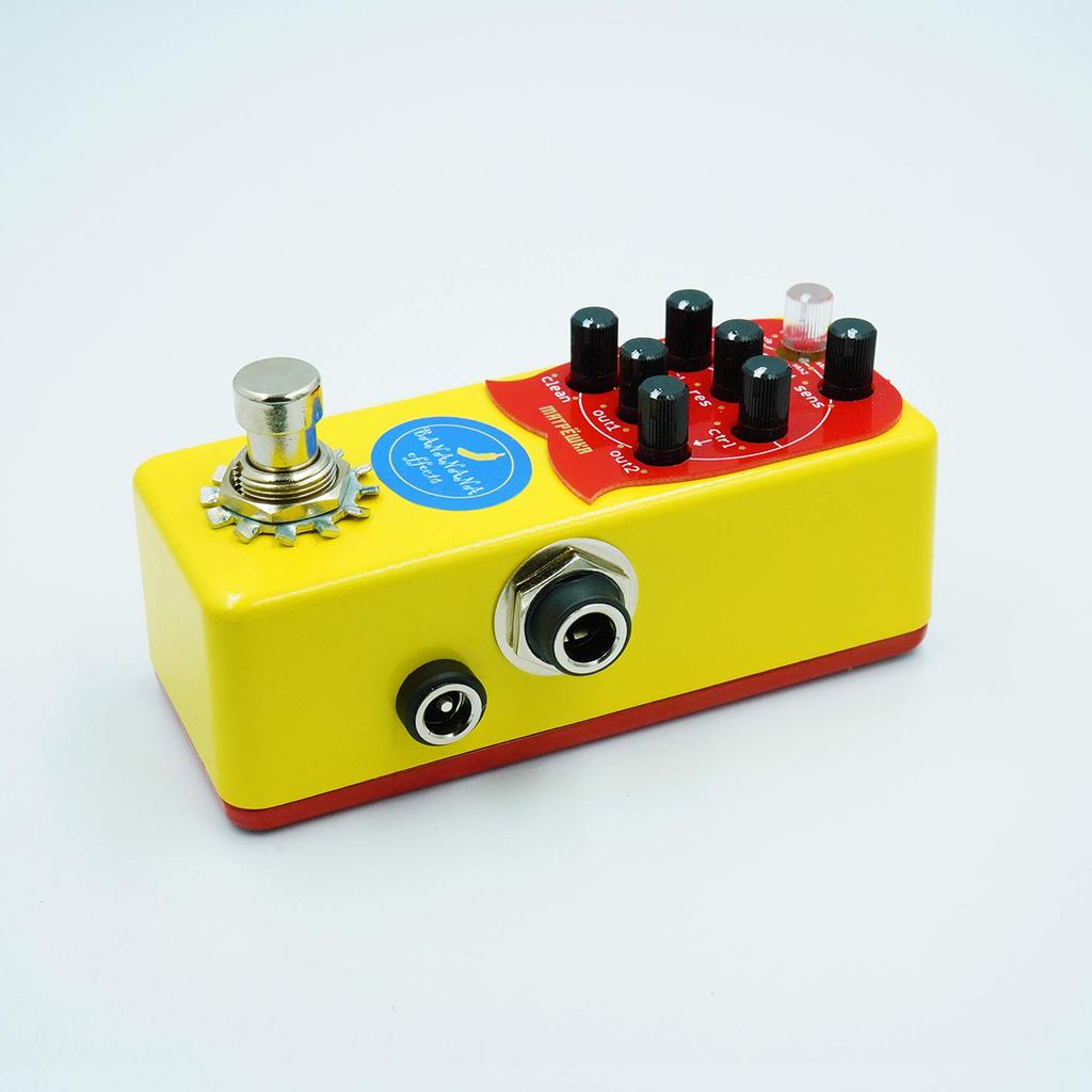 BANANANA effects МАТРЕШКА BASS SYNTH для баса /