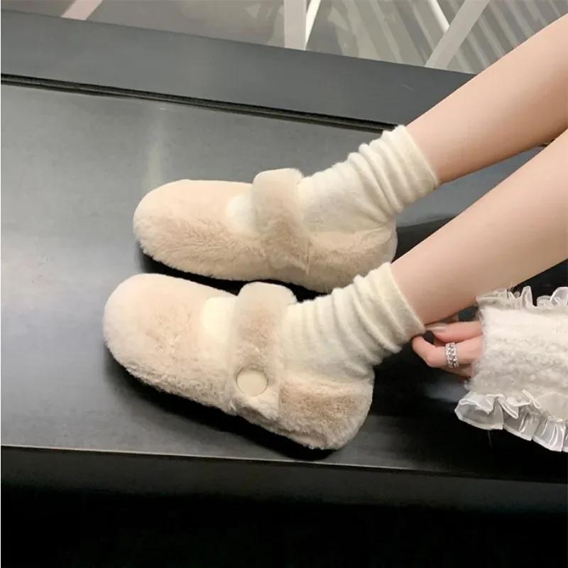 Модные женские туфли осень/зима с прорезным ремнем из плюша 2024 года, новые милые теплые туфли из плюша с круглым носком, женские туфли Мэри Джейн