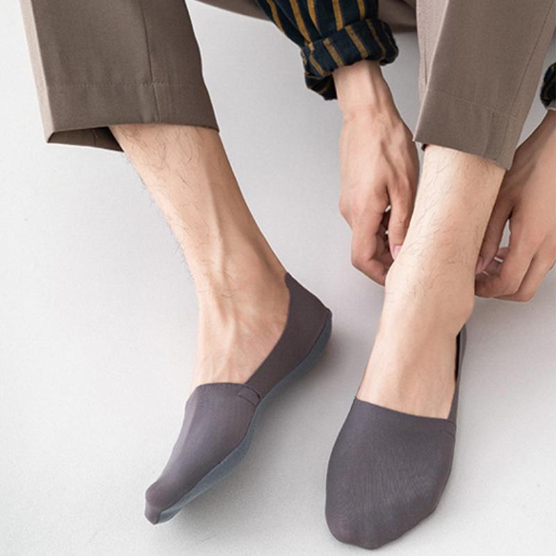 Men Ice Silk Seamless Boat Socks Breathable Cotton Bottom Silicone Non-slip Ankle Invisible Socks for Men