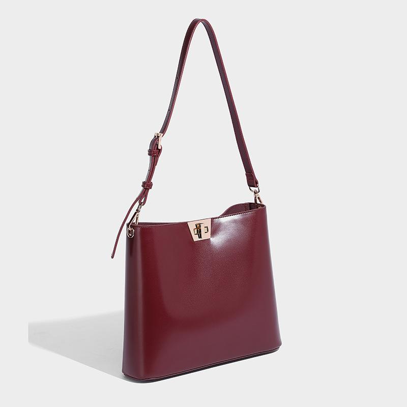 2025 Spring New Large-Capacity Handbag, High-End Shoulder Underarm Bag, Fashionable Commuting Crossbody Bucket Bag