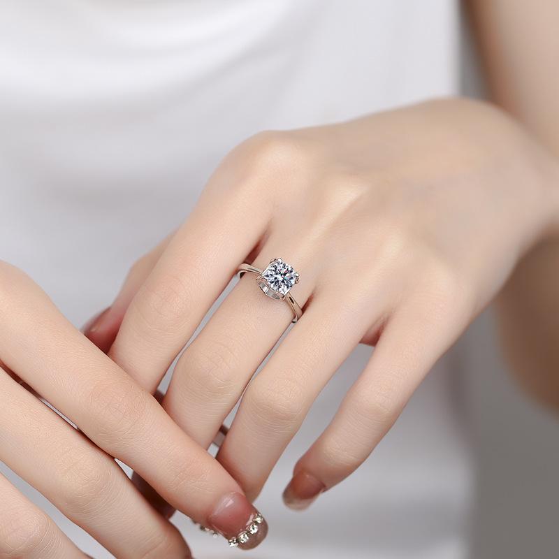Bague Ringen S925 Серебро Набор 1 карат Муассанит Любовь Кольцо с головой быка для женщин, живущих простое кольцо