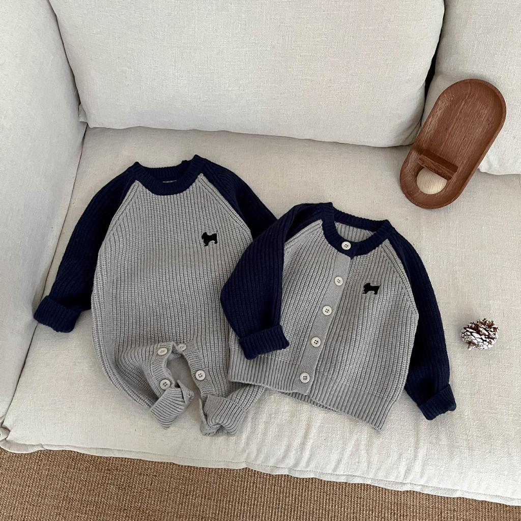 Стильный вязаный ромпер в стиле колор-блок для маленьких мальчиков - Милый осенне-зимний комбинезон