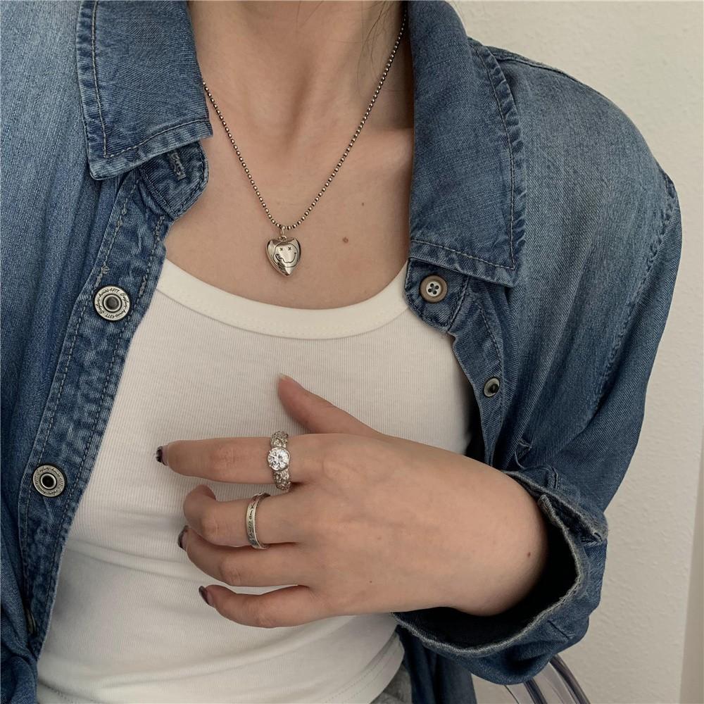 Милое улыбающееся лицо, трехмерное круглое ожерелье из бусин, темперамент, холодный стиль, нишевый дизайн, чувственная ключичная цепочка