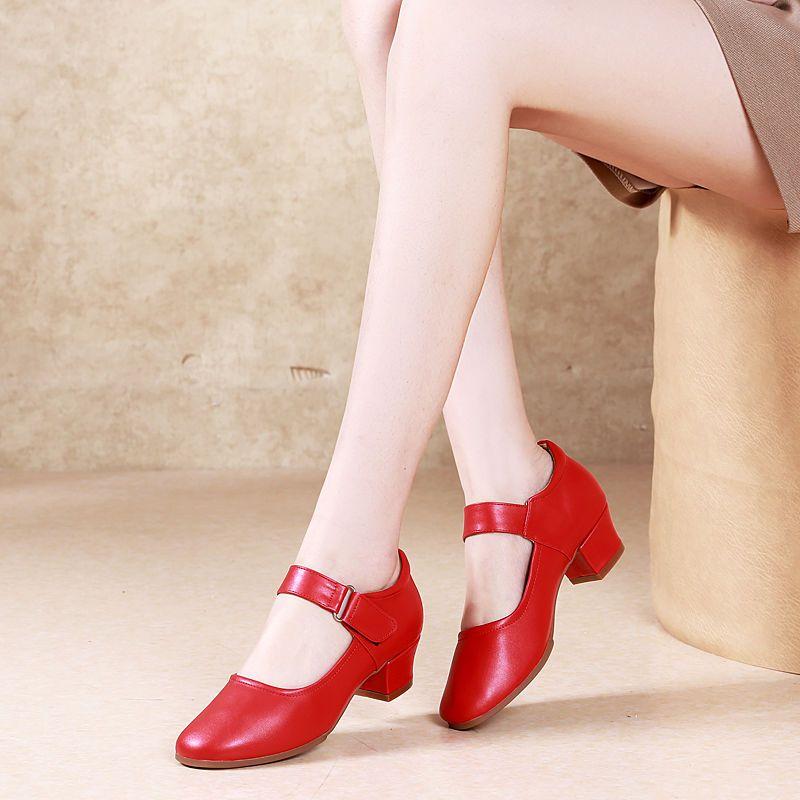 Кожаные туфли на среднем каблуке с мягкой подошвой красные для социальных танцев для среднего и пожилого возраста, нескользящие, на высоком каблуке, танцевальные женские туфли