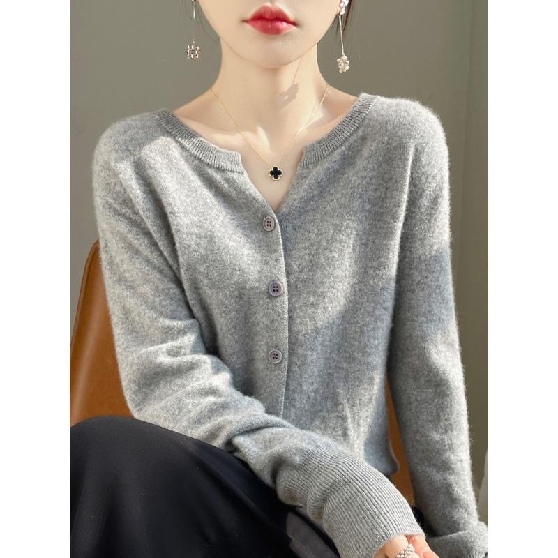 DAFIFY Women's Fashion Casual Fall Winter Solid Color Print Long Sleeve V-Neck Sweaters