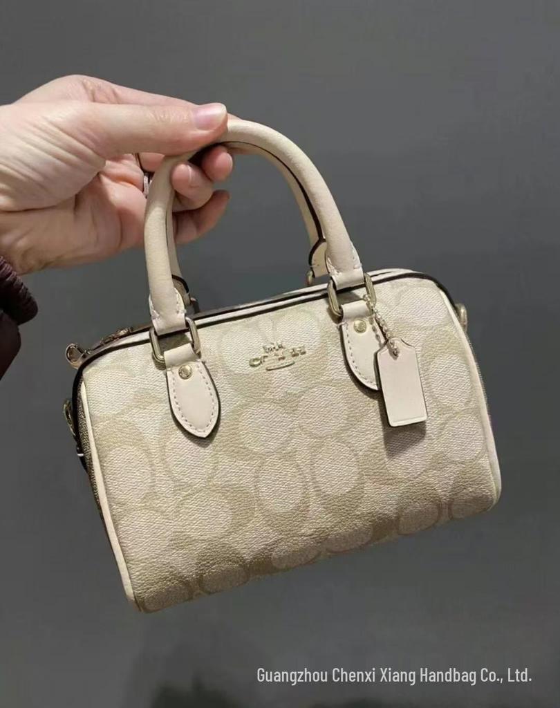 Сумка-подушка Coach Rowan Mini Boston - Классическая монограммная сумка и универсальная женская сумка через плечо/кроссбоди