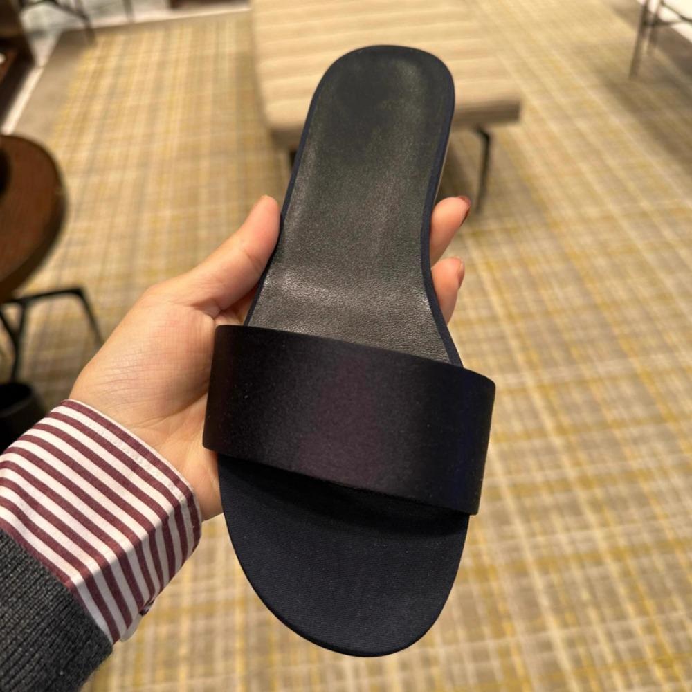 Модные шлепанцы на одно слово для женщин Лето 2025 Простые кожаные с открытым носком Женская обувь Пляжная обувь Французские нишевые сандалии Для улицы