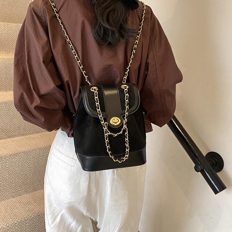 Рюкзак женский 2024 Новая модная сумка-ведро с цепочкой Универсальный повседневный рюкзак премиум-класса Дорожная сумка Tide