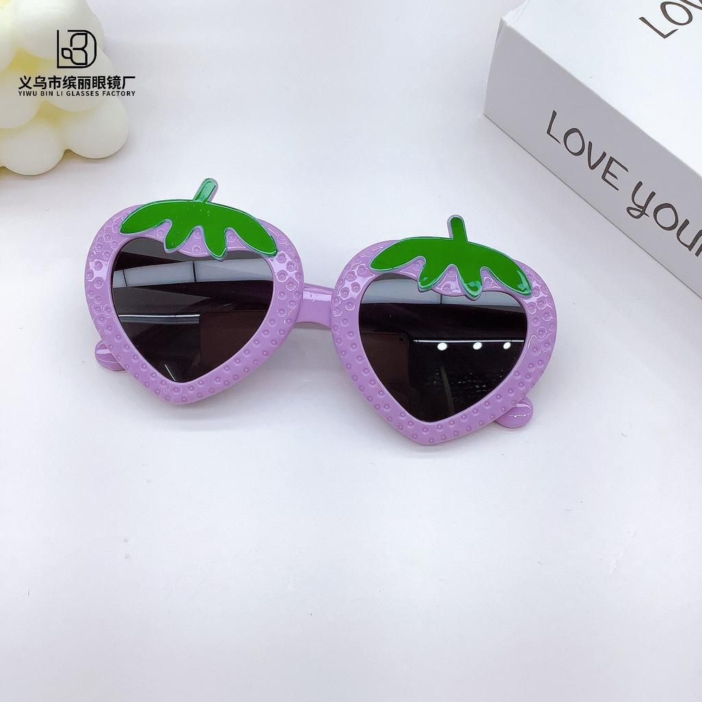 Модные детские солнцезащитные очки, милые детские солнцезащитные очки для девочек, солнцезащитный крем с защитой от ультрафиолета, вогнутая форма, клубника, декоративные очки