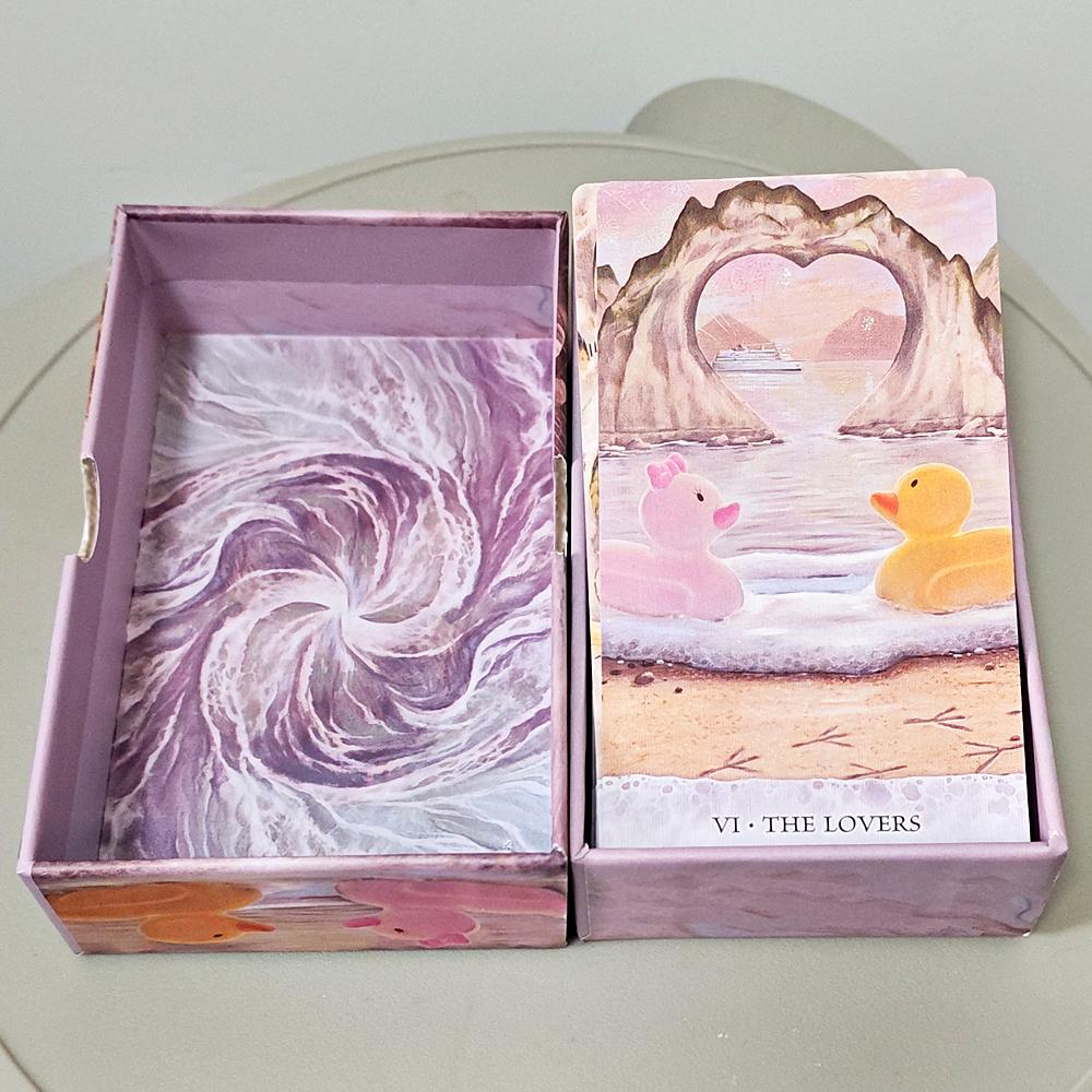 Tarot of Tides: The Adventures of A Duck Named Bob ― Unique 78-Card Tarot Deck 12*7cm in Rigid Box - Double-embossed Cardstock