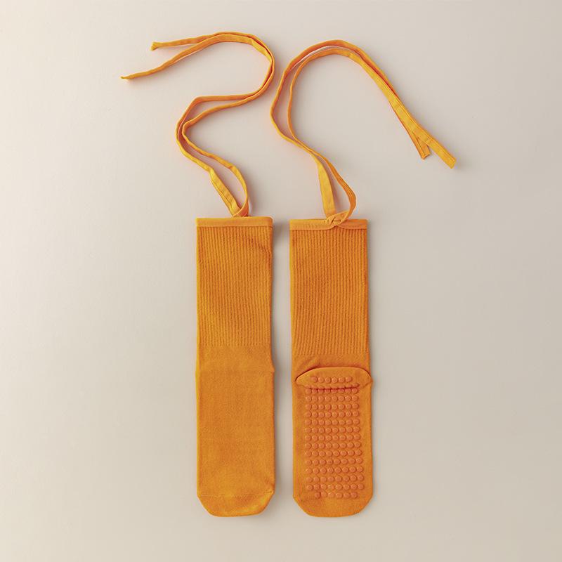 Нескользящие носки для йоги и танцев с перекрестными ремешками: Идеально с одеждой для йоги для спортивного дофаминового образа