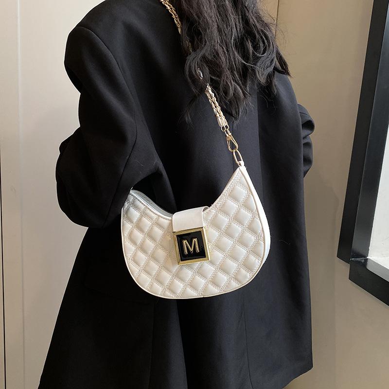 Красивая одноплечевая сумка для подмышек, модная женская сумка, новая модная нишевая текстура, цепочка через плечо, маленькая квадратная сумка