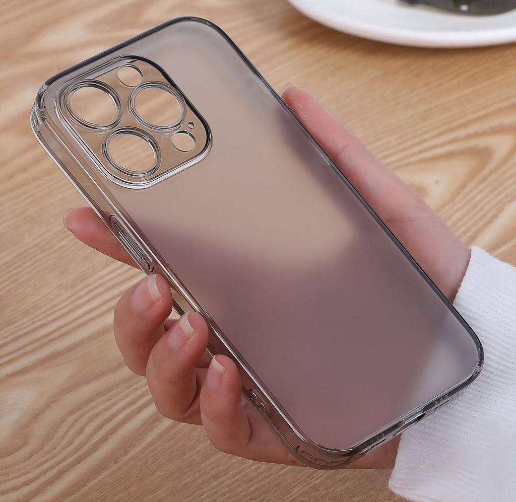 Матовый Закаленный Стеклянный Чехол с Мягким Краем для iPhone 16/17 Pro Max