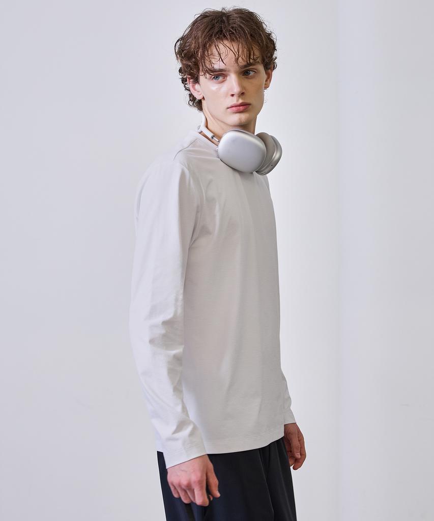 BASIC HOUSE Дышащая футболка из Sorona Обычный крой Круглый вырез Однотонная с длинным рукавом Белый