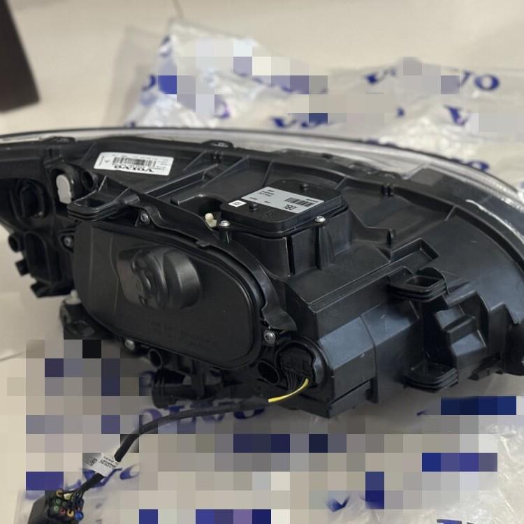 Блок-фара Volvo XC60 Правая (2018-2025) - Часть №. 32396584/32347381