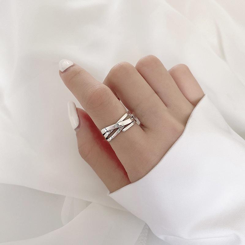 Trendy Minimalist Korean Vintage Stacking Rings for Women - Influencer-Approved Light Luxury Style.