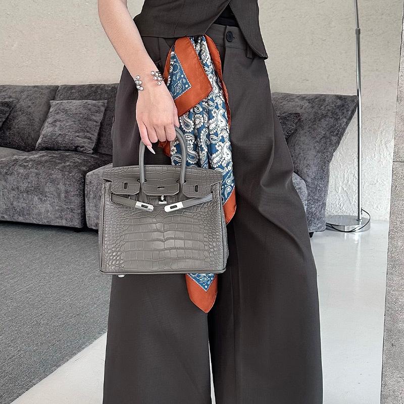 Fashion crocodile pattern portable platinum bag women's new high-end texture shoulder messenger bag European and American retro